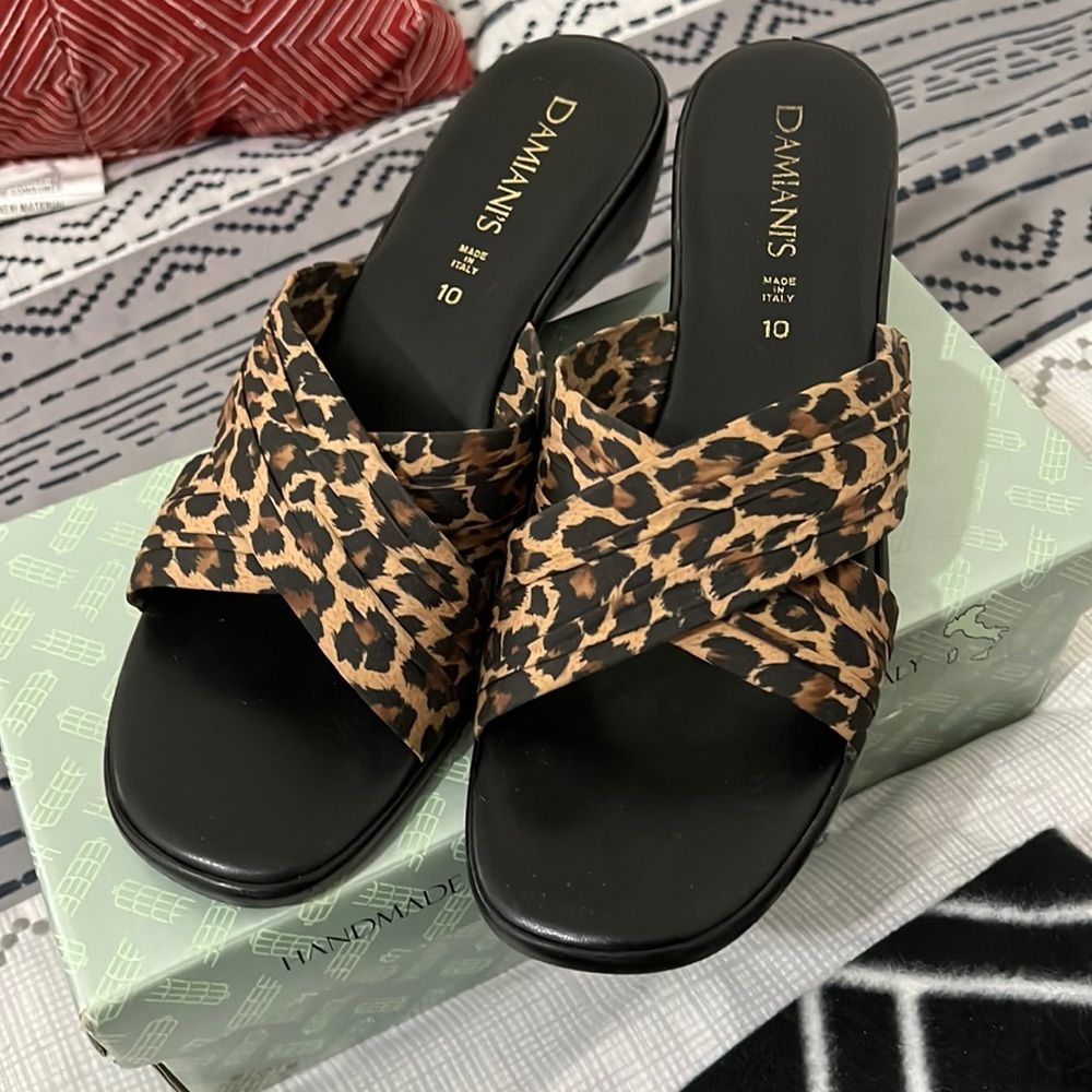 Leopard style slides, worn once, very comfortable, can be worn with a nice dress